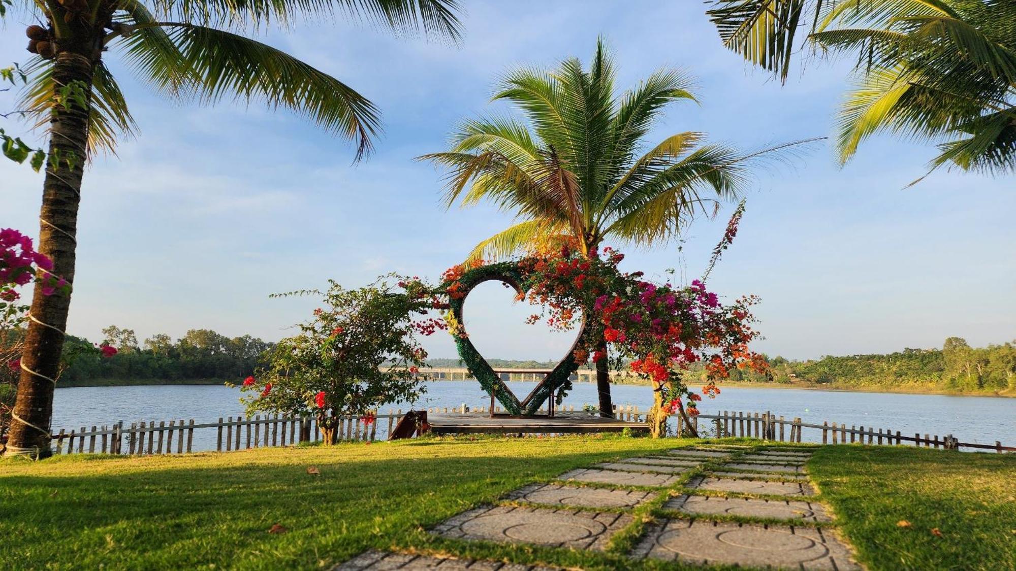 Dat Rong Dinh Gia Trang 巴地市 外观 照片